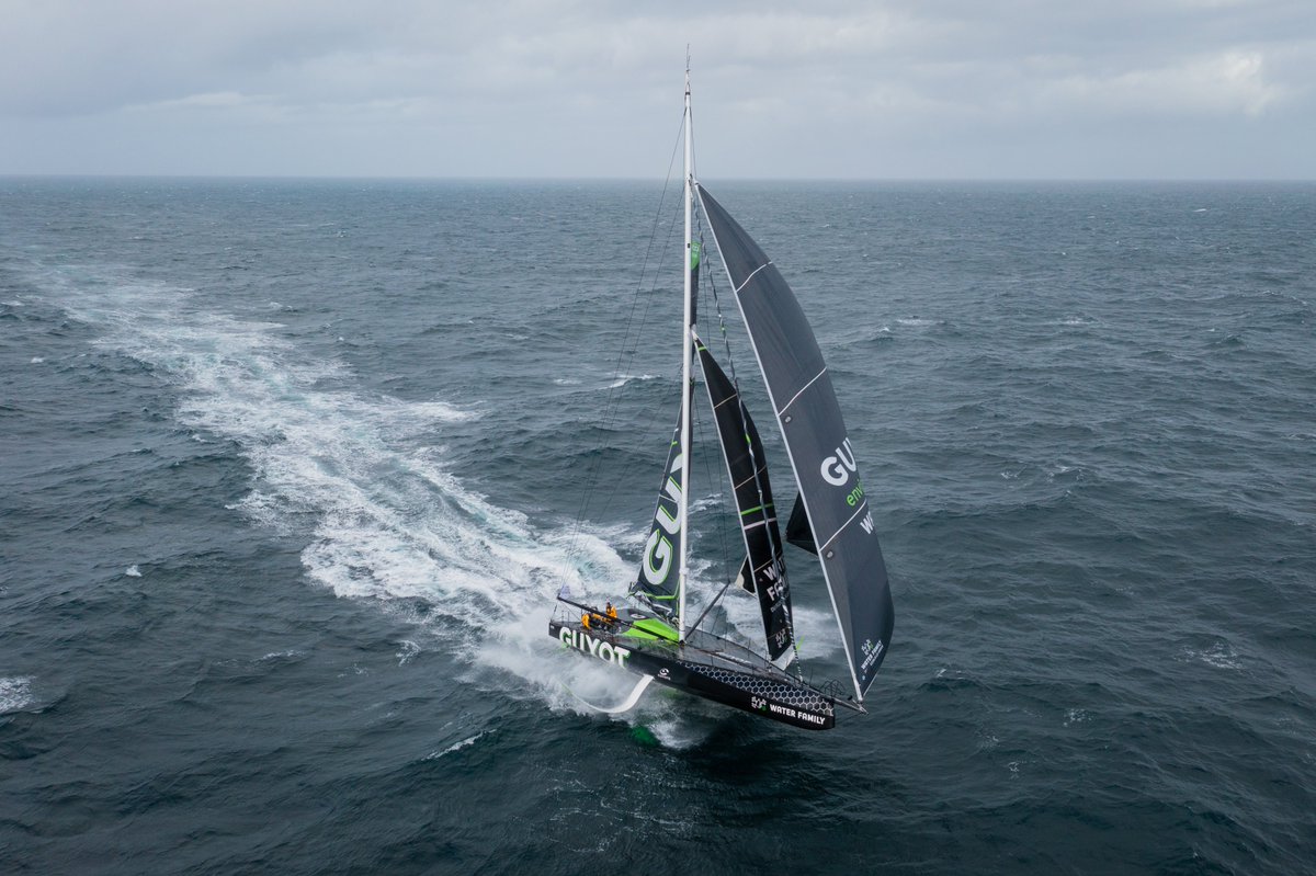 BDutreux's tweet photo. 💨 Un convoyage sportif !
Jeudi dernier, Benj', Corentin et l'équipe ont convoyé l'IMOCA GUYOT environnement - Water Family au Havre.

🗣️"L’arrivée a été un peu sport... Il faisait noir, il pleuvait, il y avait du vent, c’était un peu « ambiance apocalypse » au Havre." https://t.co/BXjfwLTvka