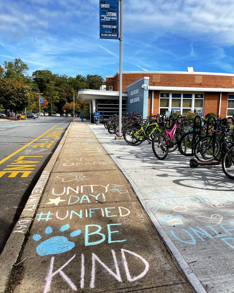 RulesRoom's tweet photo. 🧡 #unified #artwalk @MHSPorowski @ajayeart https://t.co/3joOoaaAIp