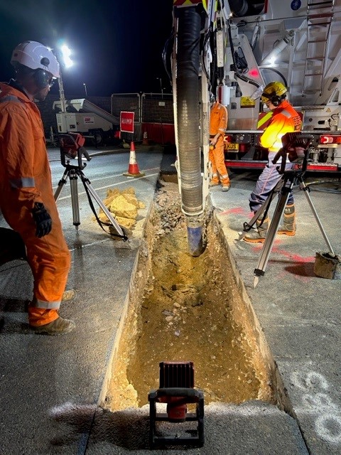 BeereGroup's tweet photo. Our High Risk Live Underground Services Groundworks Team managing the new 11,000v cable duct route to Derriford Hospital. Made challenging due to it being adjacent to the Helipad and on the main ambulance route to the hospital https://t.co/7tLQ0NSG64  #Groundworks #Vacex https://t.co/I6UyUlHJJA