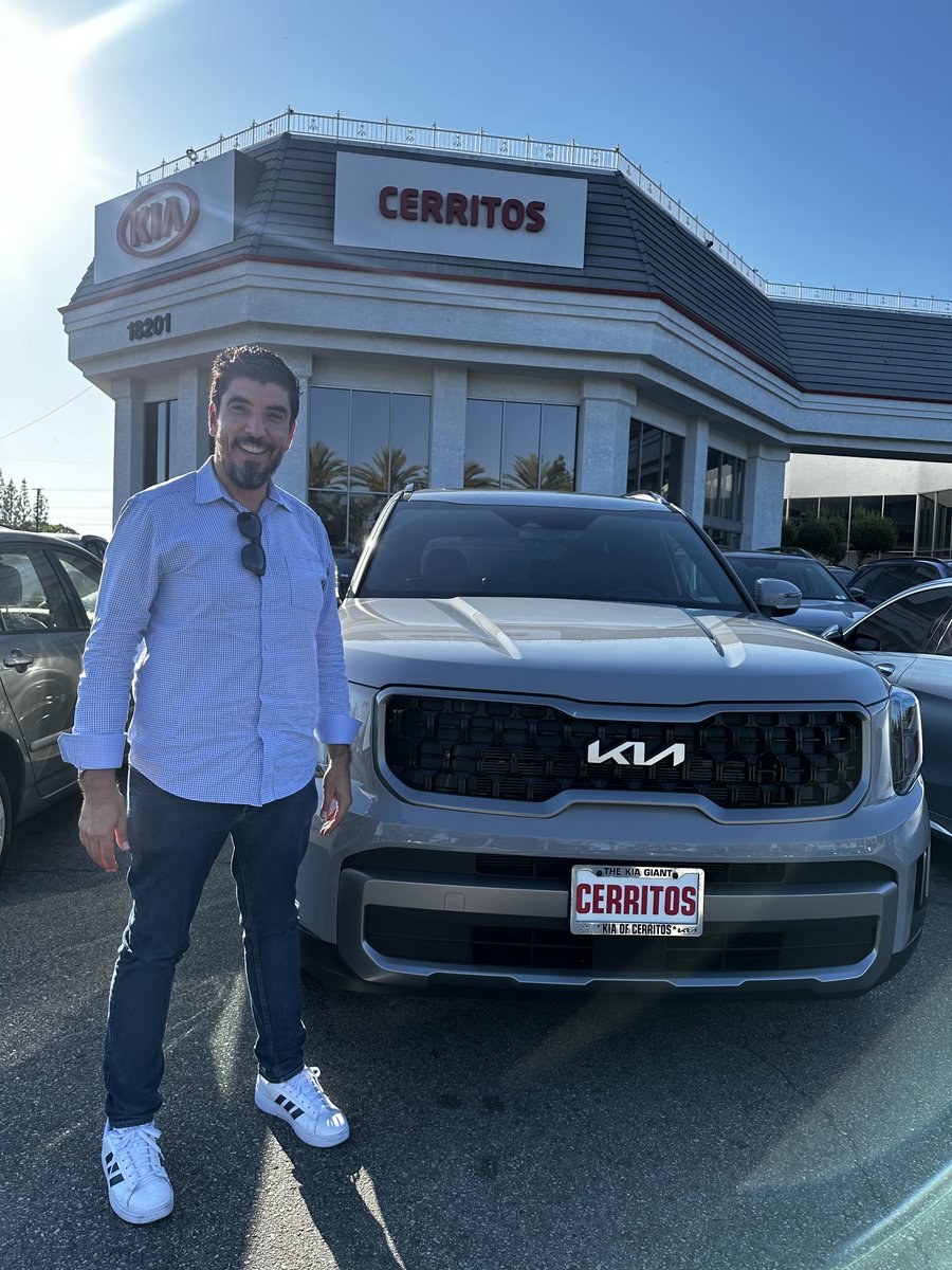 This 2023 Kia Telluride EX X-Line found it’s perfect owner! Francisco V. purchased his new ride from Marco at Kia Cerritos!🤩