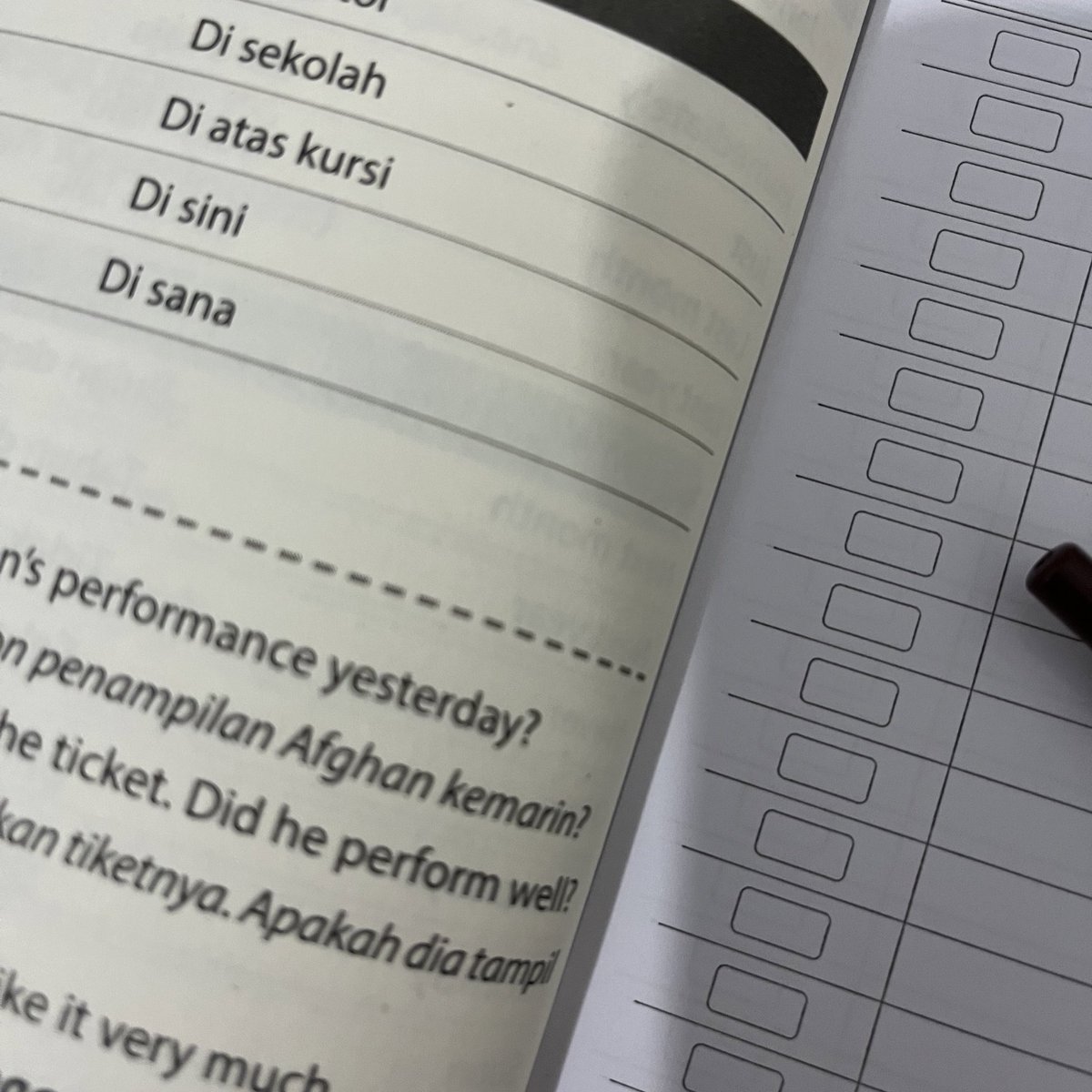 chdarming's tweet image. hari ini MELELAHKAN seperti hari senin