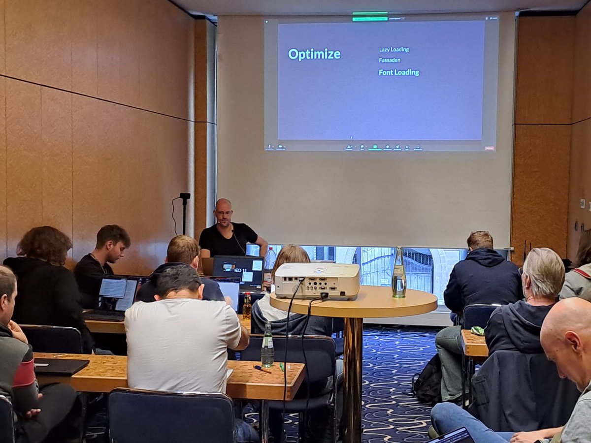 React_Days's tweet image. ▪️ Weiter geht&apos;s mit dem Thema Backend-Kommunikation bei Nicole Rauch und Katja Potensky! 💻🚀
▪️ Und bei @thomaspuppe geht es um Performance - bringt eure langsamen Webseiten wieder auf Vordermann! ⚡🔧 #Webentwicklung #Performance