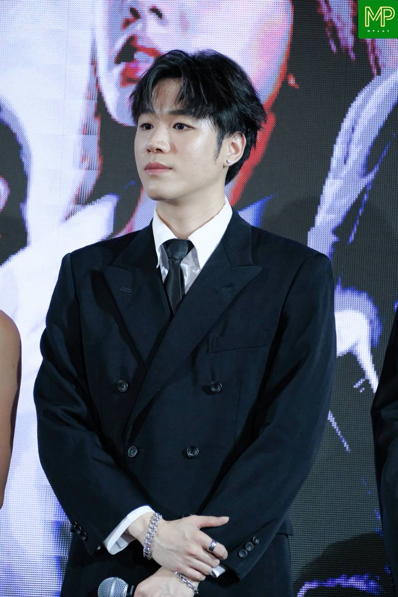 MPlay_2021's tweet photo. " เซ้ง - วิชัย"  ในงานรอบกาล่าพรีเมียร์ ภาพยนตร์เรื่อง “อยากตาย อย่าตาย มรณาคาเฟ่" (Death Is All Around) 

#DeathisAllAround #อยากตายอย่าตาย #มรณาคาเฟ่ #Seng_wichai #เซ้งวิชัย https://t.co/rHMXKJdW7s