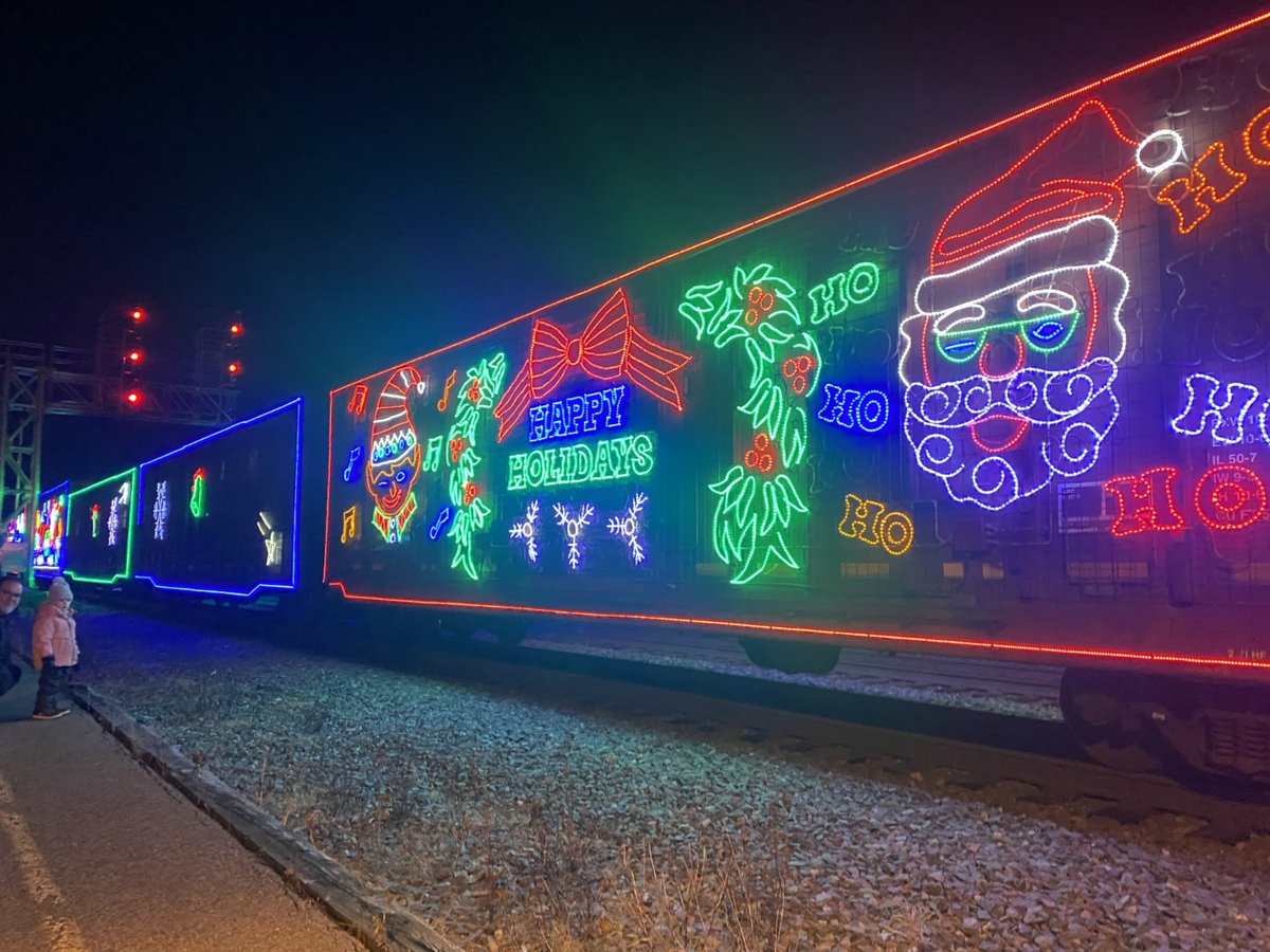 LeReflet's tweet photo. Le train des Fêtes s'arrêtera un jeudi | Le Reflet https://t.co/7UFzFBMrnS https://t.co/TzQpuu904z