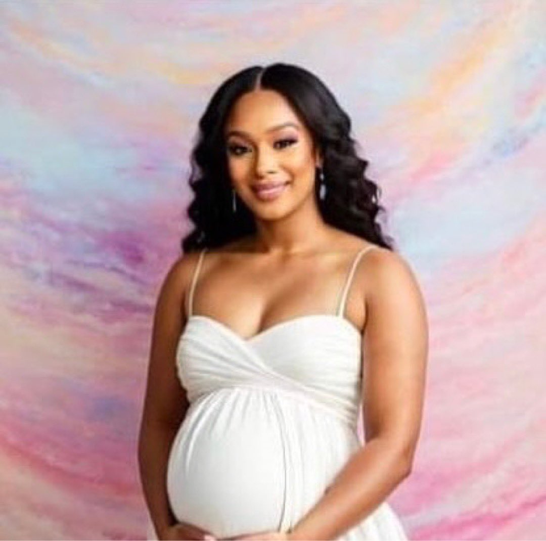 AzureReadingIt's tweet photo. I know it’s Tuesday but Fatima is pregnant with her fiancé Zac’s baby. That’s it that’s all. #KIPS #MessyTuesday #SistasOnBET #ZatimaOnBETPlus 🤭 https://t.co/RvcDHyldSJ