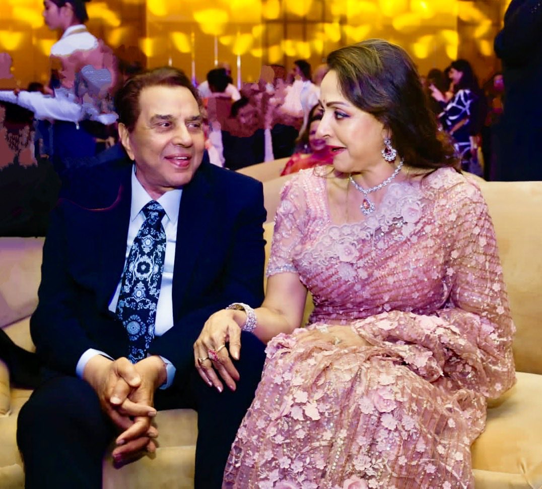 dreamgirlhema's tweet photo. 16/10/23 was indeed a platinum day in my life and the birthday party at the Aurika hotel in the evening was a big success. Dharamji’s presence throughout was my blessing. https://t.co/AVxJwVrm2W