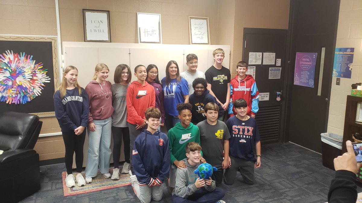 globalmaker's tweet photo. Shout out to @HeatherTechEdu and Pine Tree Junior High for an amazing #globalmakerday presentation! https://t.co/q2PZ9IojvS