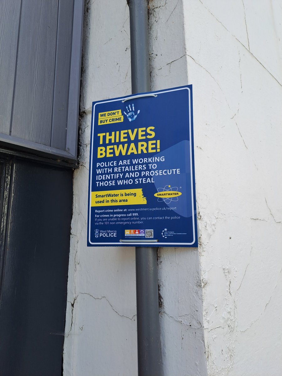 The team have been out at Bishops Castle Co-Op and Ludlow One Stop stores, issuing Smartwater kits and signage to the staff as part of #SaferBusinessWeek #prevention @SouthShropCops @WMerciaPolice @JohnPaulCampion @DeterTech_UK