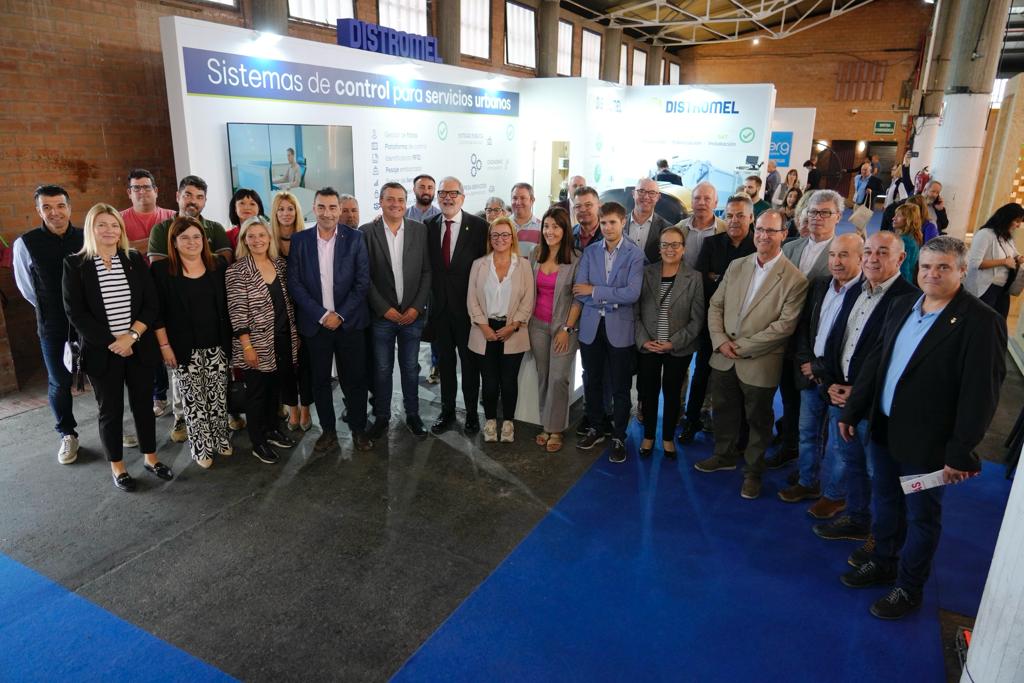 fsabes's tweet photo. Municipalia es un espacio de encuentro, intercambio de experiencias y, ante problemas similares, soluciones conjuntas. 
Con nuestros vecinos de Lleida no hay fronteras, hay complementariedad y cooperación. Es así como entiendo la política, desde el diálogo y el entendimiento. https://t.co/WqNTR6I93F