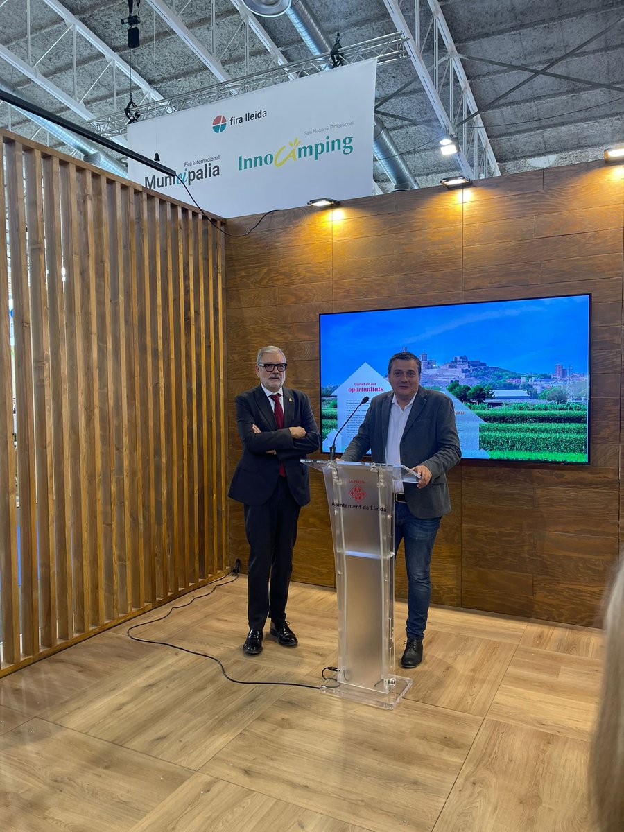 fsabes's tweet photo. Municipalia es un espacio de encuentro, intercambio de experiencias y, ante problemas similares, soluciones conjuntas. 
Con nuestros vecinos de Lleida no hay fronteras, hay complementariedad y cooperación. Es así como entiendo la política, desde el diálogo y el entendimiento. https://t.co/WqNTR6I93F