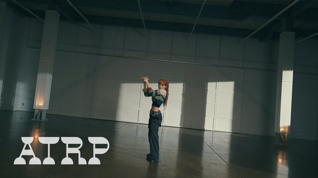 chuu_atrp's tweet photo. [💿]
CHUU 1ST MINI ALBUM [Howl]

'Howl' Performance Teaser
🔗https://t.co/GUkSN2u2ii

🎧 2023.10.18 6PM (KST)

#CHUU #츄 #Howl #하울 https://t.co/dnZXHbu2xt