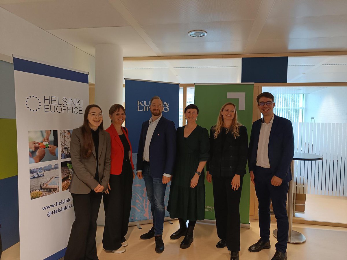 Last week, the Finnish Digital Network in Brussels met and actively discussed topical #AI issues.

🌍What lessons and ideas can Finland offer as the #EU strives to be a global leader in AI?🇪🇺

👉Stay tuned for more! 👀

#Data #AIStrategy #HumanCentric #Innovation #AIExcellence
