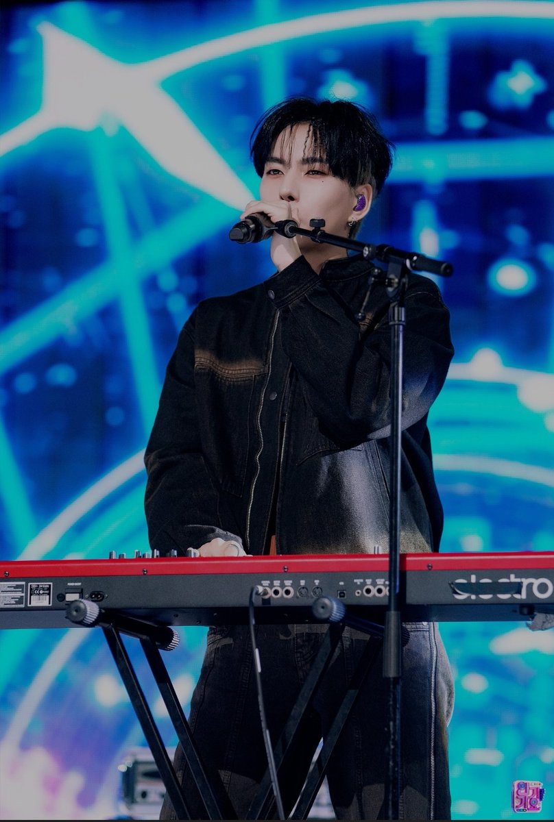 xdinarypics's tweet photo. #ODE at inkigayo 231015 (1/2) https://t.co/JpcHZFQg45