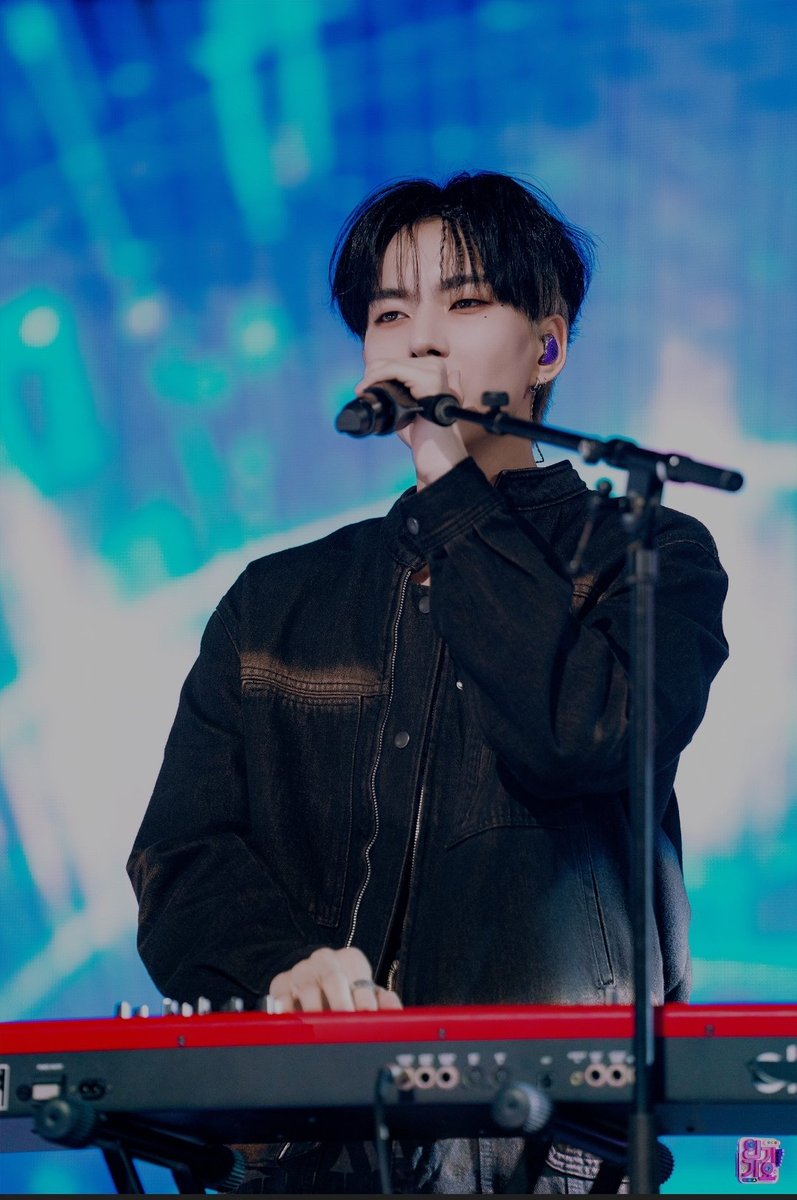 xdinarypics's tweet photo. #ODE at inkigayo 231015 (1/2) https://t.co/JpcHZFQg45