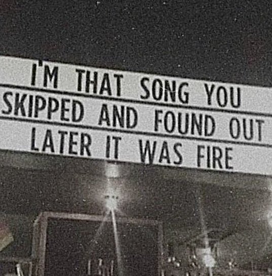 lovinagbg's tweet photo. what ariana song is this? https://t.co/jyAuqDQtqN