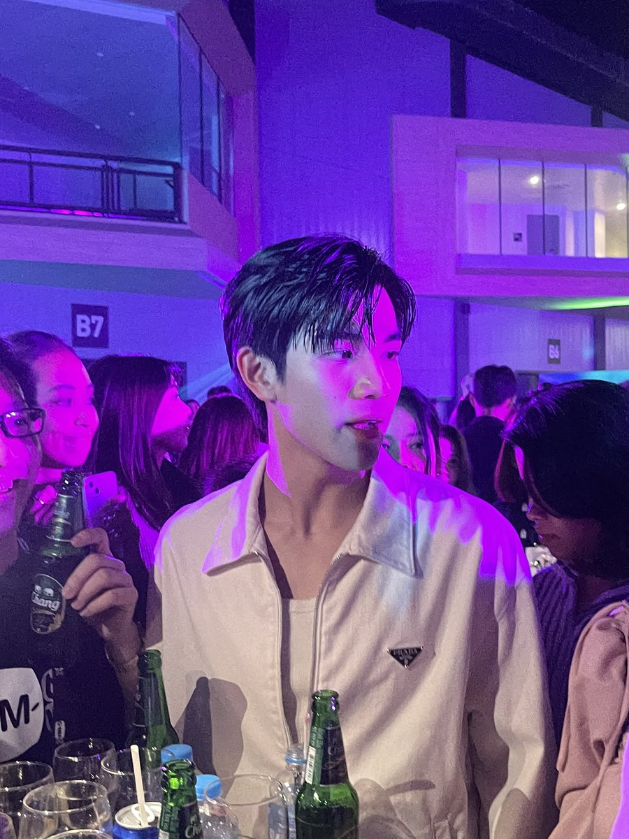 ilovethisspace's tweet photo. ที่สุดในงานของจริง หล่อโคสสสสสสสสสสสส 🔥🔥🔥🔥🔥🔥 #GeminiFourth https://t.co/OXBLZNC9GU