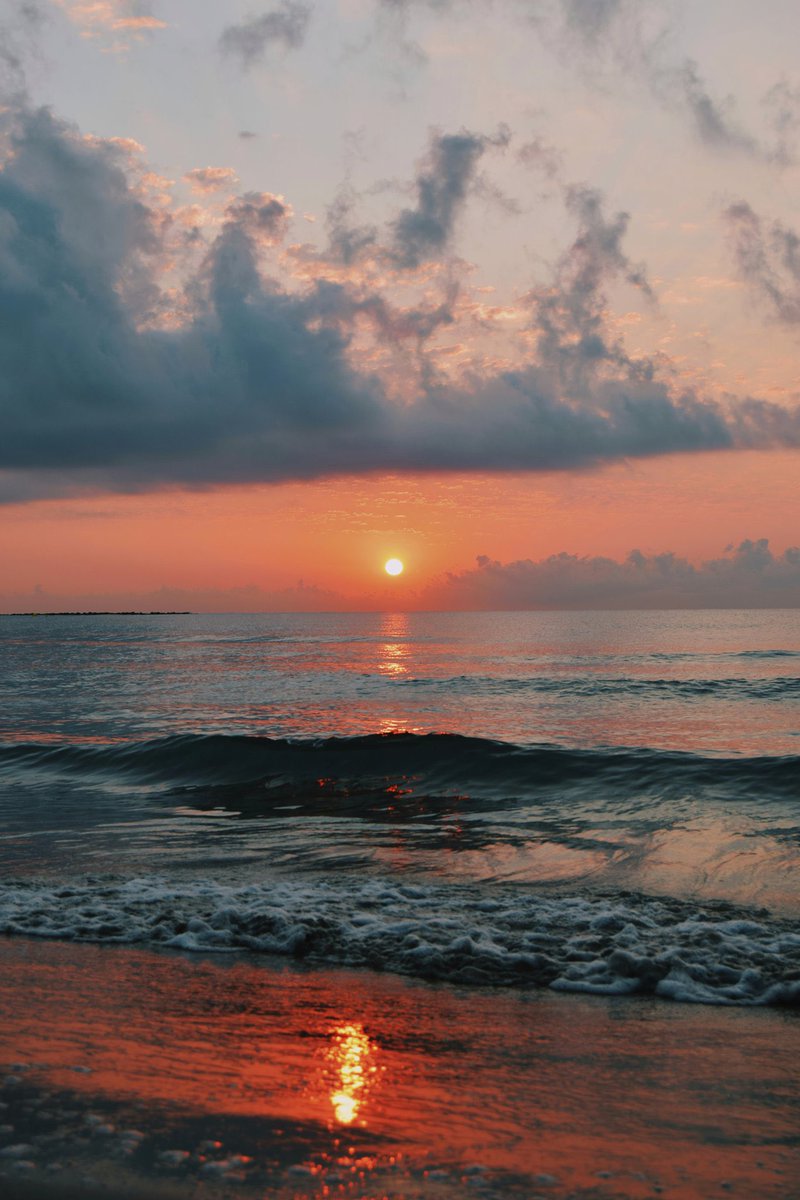 piitures's tweet photo. sunset ✨ https://t.co/TRCLfjlCHt