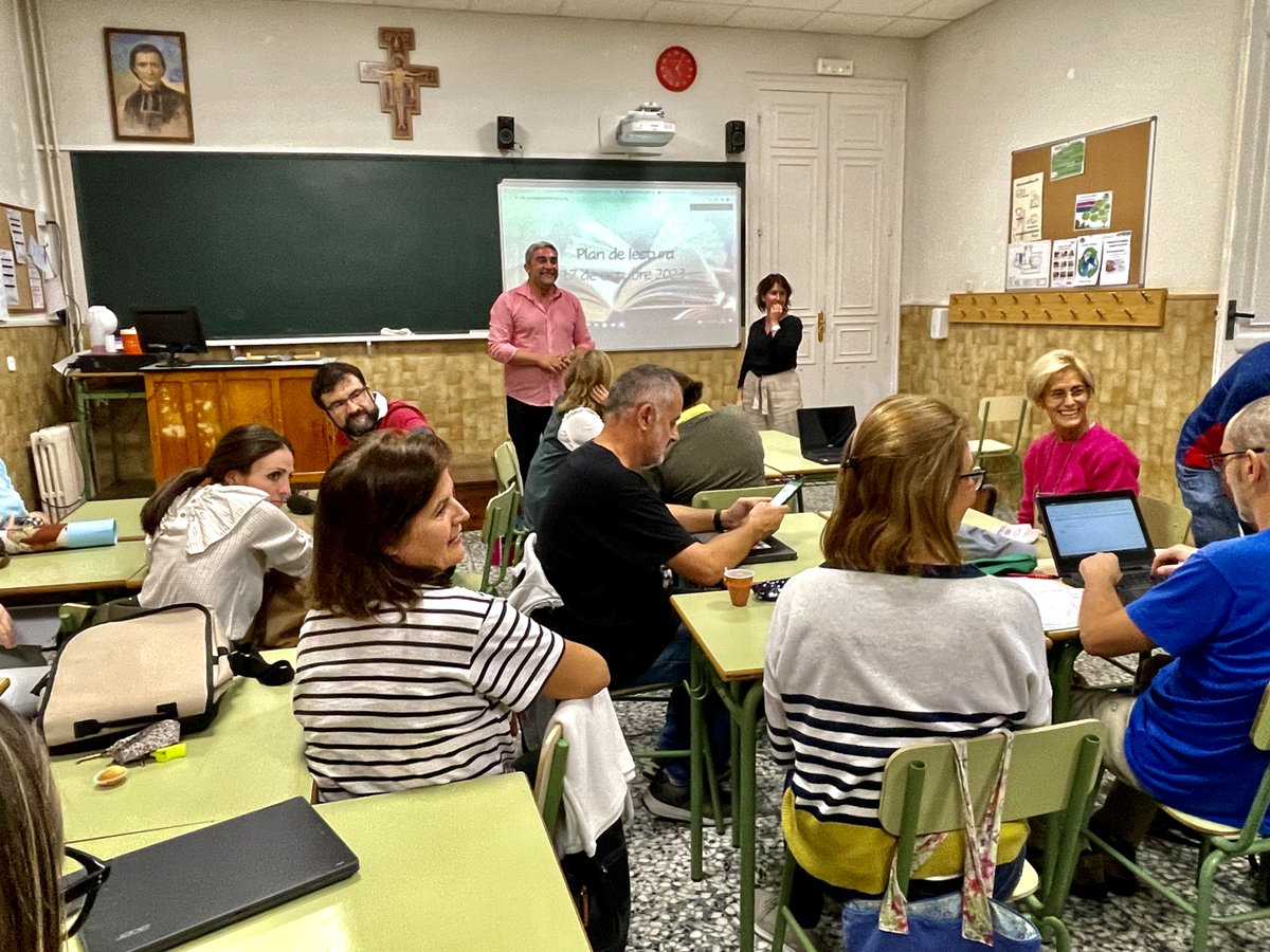 maristasguada's tweet photo. Hoy los profes nos juntamos para profundizar en los planes de centro. Avanzamos en nuestro Plan de Lectura y en el Plan Digital de Centro para dar respuesta a las necesidades de nuestro alumnado en estos ámbitos.
@educajccm
#trabajamosjuntos
#plandigitaldecentro https://t.co/JmTlyJHv90