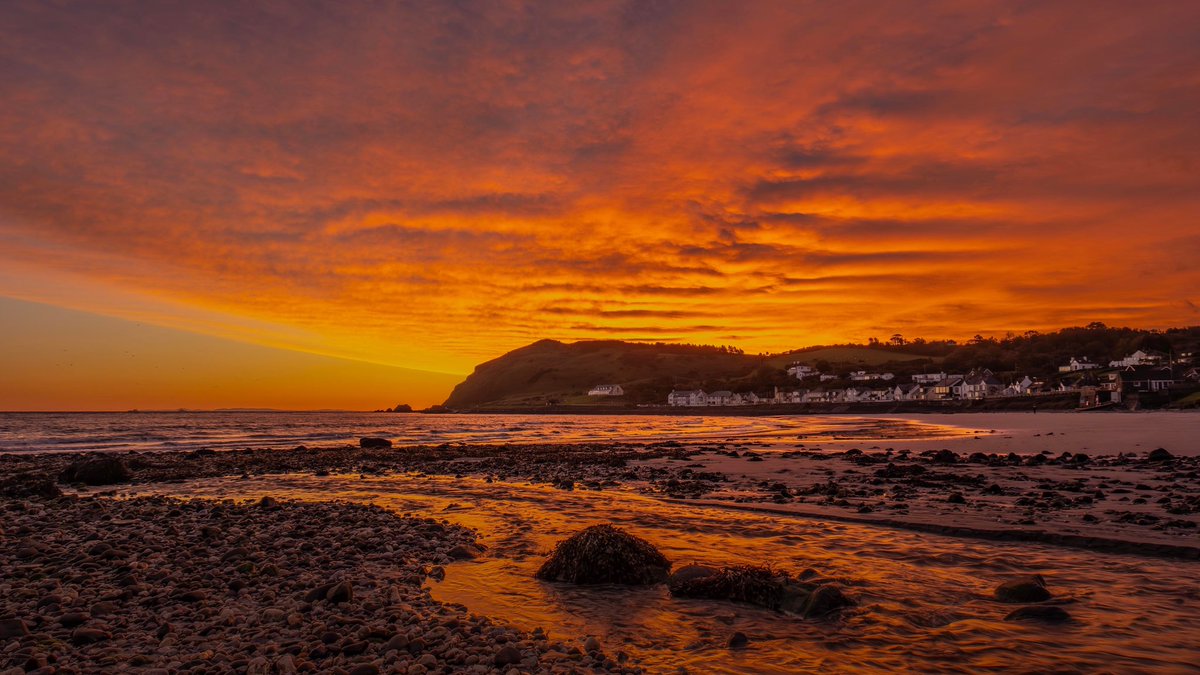 An utterly amazing sunrise this morning, taken from Ballygally Beach in Co Antrim. <a href="/WeatherAisling/">Aisling Creevey</a> <a href="/Louise_utv/">Louise Small</a> <a href="/bbcniweather/">BBC NI Weather</a> <a href="/angie_weather/">angie phillips</a> <a href="/WeatherCee/">Cecilia Daly</a> <a href="/barrabest/">Barra Best</a> <a href="/itvweather/">ITV Weather</a> <a href="/ILoveLarne/">I Love Larne</a>