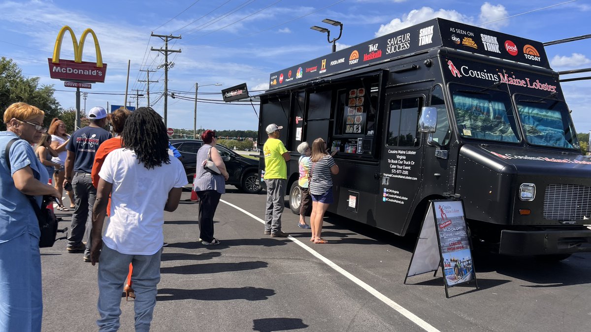 StrosniderChevy's tweet photo. Cousin's Maine Lobster truck at Strosnider Chevrolet! Authentic Maine Lobster treats, from lobster rolls to  lobster bisque, clam chowder, and famous whoopie pies! 
October 18th⏰ 11:30AM - 2:30PM 📍 5200 Oaklawn Blvd North, Prince George
#LunchBreak #HopewellVa #ChesterVa #RVA https://t.co/t8MMPkLF14