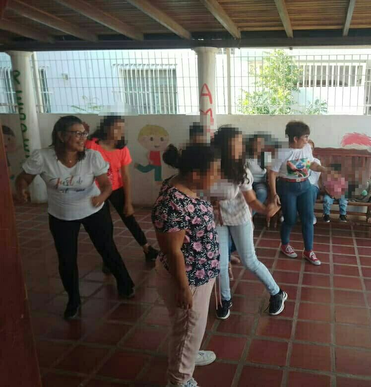 Garantizamos el derecho a la recreación y sano esparcimiento, IDENNA Falcón realizó una bailoterapia dirigida a los niños, niñas y adolescentes de la Unidad de Protección, "Josefa Camejo".