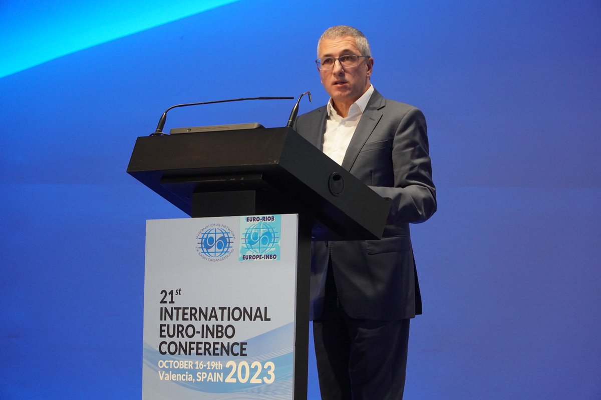 CHJucar's tweet photo. @JeanLAUNAY46 @chtajo @INBO_RIOB @OI_Eau ✅El Secretario de Estado de Medio Ambiente, Hugo Morán, clausura la sesión en #EuroRioc2023
👉El presidente del Comité National de l'Eau, Jean Launay, cede la presidencia #RIOC a Teodoro Estrela, Director General del Agua @miteco
📆 #EuroRioc2024 se celebrará en Bordeaux 🇨🇵 https://t.co/c1itNDv2l5