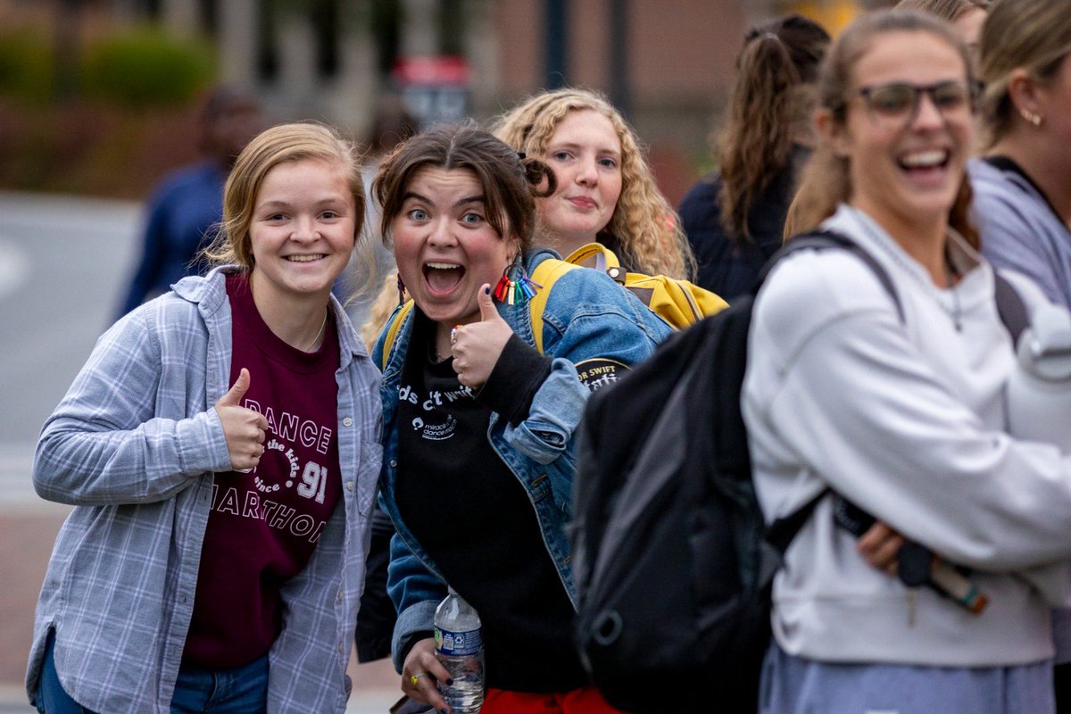 PresidentMearns's tweet photo. We kicked off Homecoming Week with a food truck festival last night outside our Brown Family Amphitheater. Thanks to all who participated and thank you to our @BSUhomecoming Steering Committee for all they are doing to make this week special for the @BallState community! https://t.co/zbJWdmrlxg