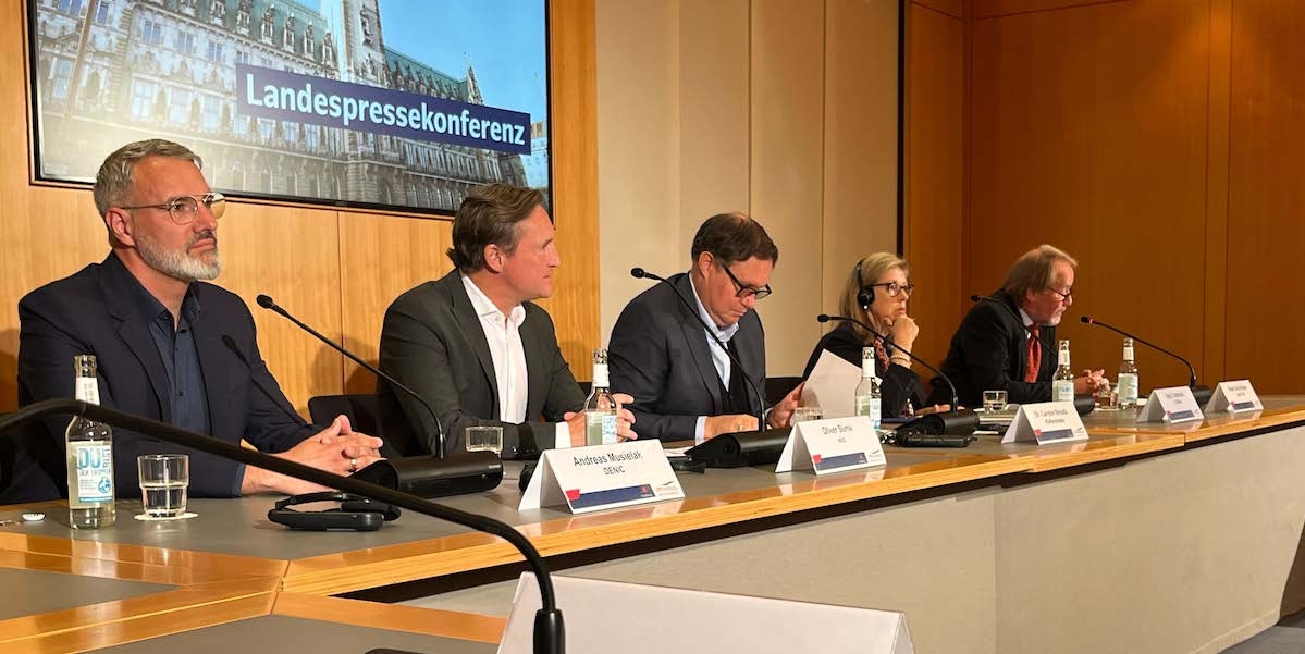 icann_president's tweet photo. Thank you to our hosts in Germany, the City of Hamburg, along with @eco_de and @denic_de, for their warm welcome as we prepare for the upcoming ICANN78 Annual General Meeting. We’re looking forward to the meeting ahead. #ICANN78 #Hamburg #OneWorldOneInternet https://t.co/0Ofw6CUCvP