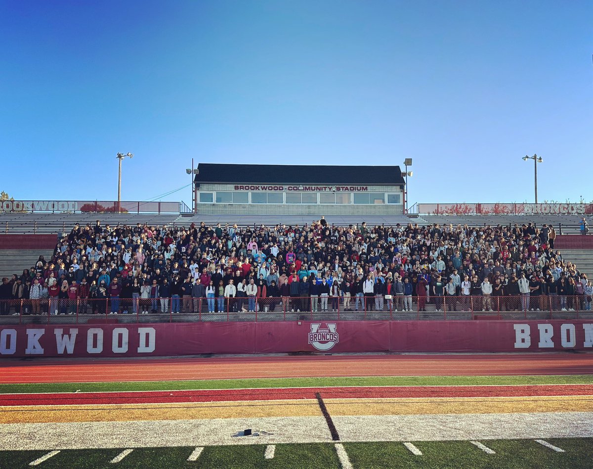 Brookwood High School Class of 2024…a little over 900 students and they are all pretty darn fantastic!!!  #proudtobeabronco #ilovemyjob