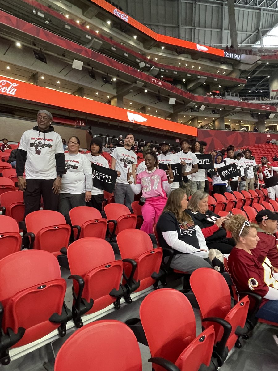 gradygives's tweet photo. We are grateful for another #GradyBunch Experience!

This past Sunday we had the honor of hosting Positive Growth Inc. It was a day filled with unforgettable memories at the iconic Mercedes-Benz Stadium. 🏈⚡ #GradyJarrett https://t.co/XTT16LbELQ