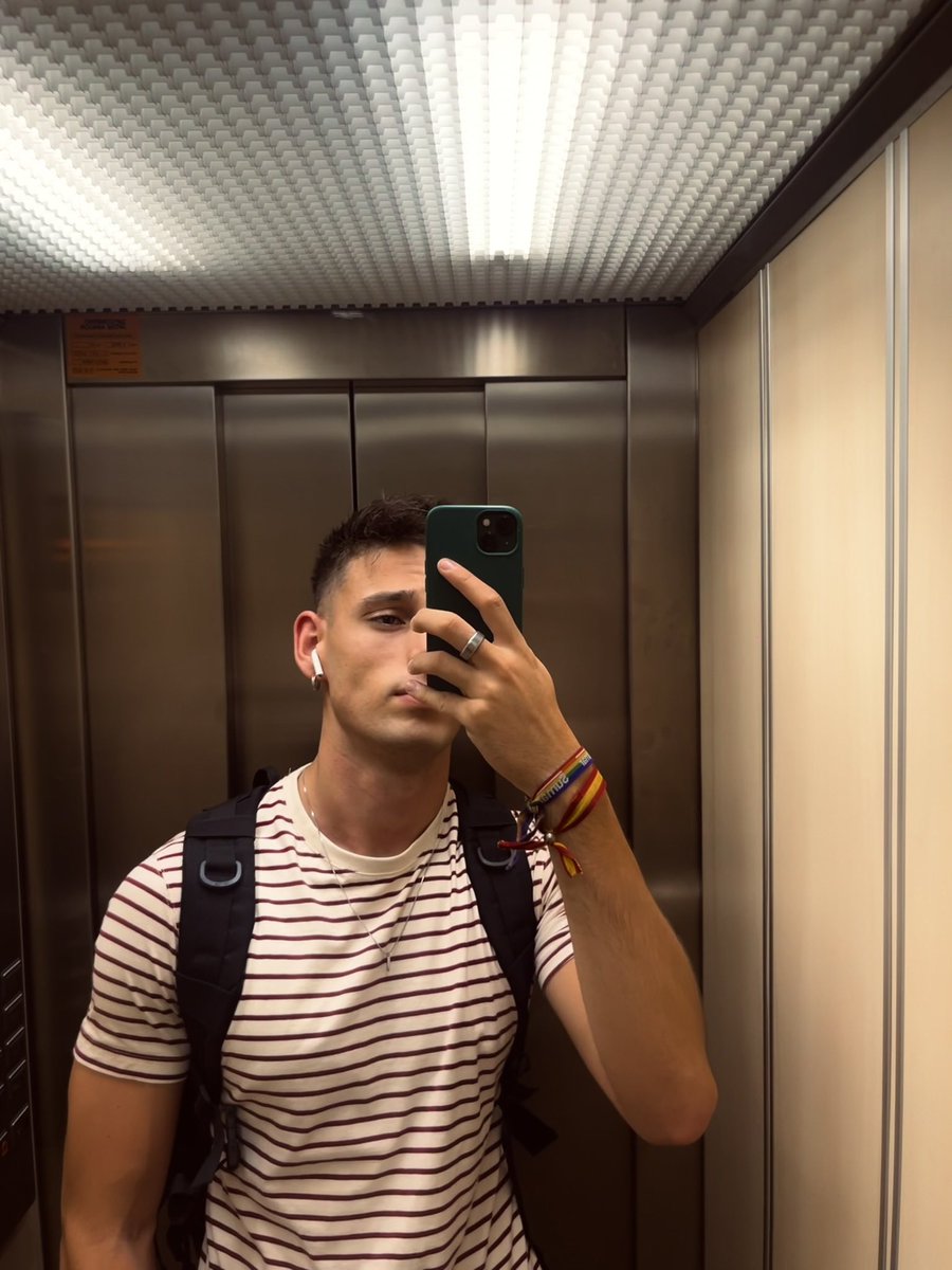 alecmolero_'s tweet photo. 1.88 de payaso https://t.co/C51cerXML8
