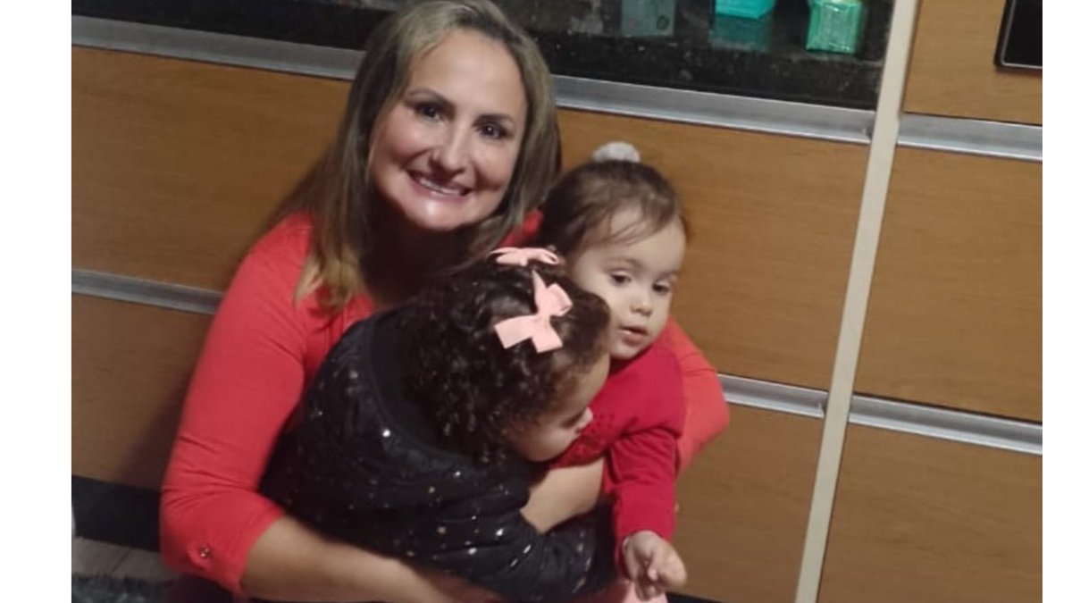 schmittpaula's tweet image. “Eu tenho 51 anos, sou ré primária, mãe de 2 filhos e avó de netas de 2 aninhos. Eu trabalho num restaurante em Joinville, e preciso de ajuda: o STF está me julgando e o ministro relator Alexandre de Moraes deu um voto p/ que eu fique presa por 17 anos"
bureaucom.com.br/g-dias-me-cump…