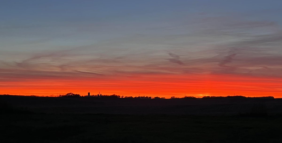 This was an amazing sunset Monday night west of Albert Lea!!

📸 Sue McCormick

#mnwx #iawx #abc6wx #AlbertLeaMN