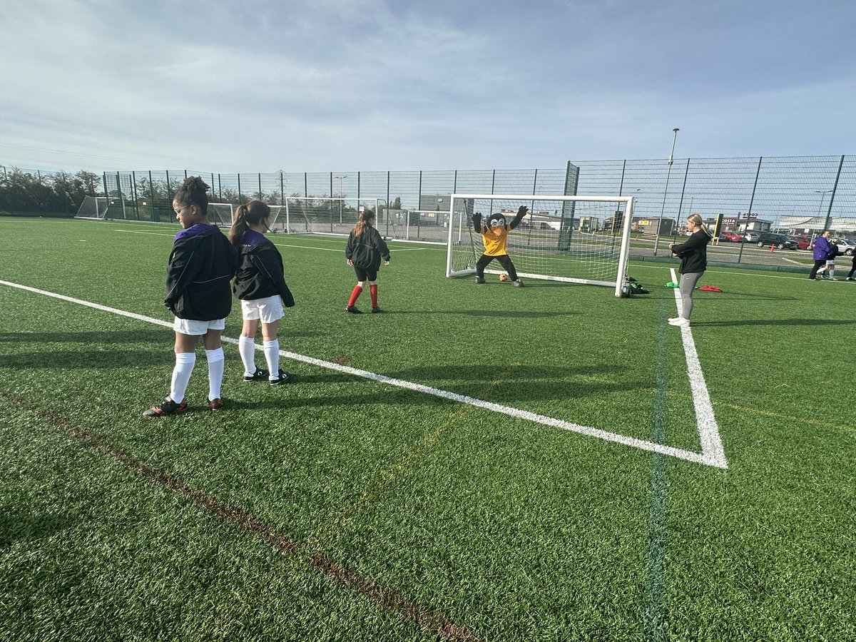 We’ve had a fantastic day today at the second of our girls football development day hosted at @bostonunitedCF. @SGPS_Boston @Clough_Primary @GosbertonAcad @QuadringPrimary @EmmausFed @HawTreeSch @Bostonstmarys @BostonPioneers @BarclaysFooty @YourSchoolGames