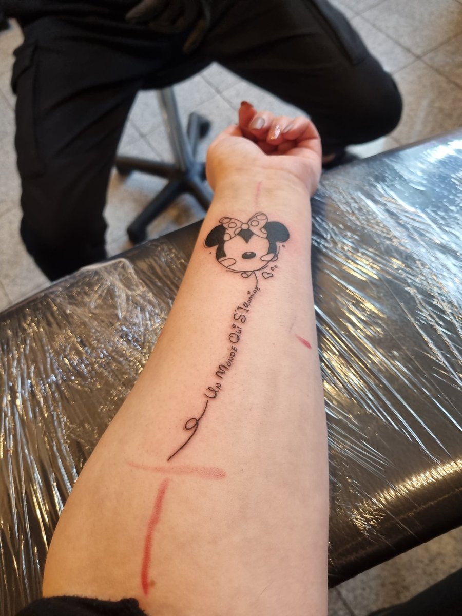 JenJen_Berlin's tweet photo. Erstes Tattoo #niezualtfürdisney https://t.co/z7HzGKyOfL