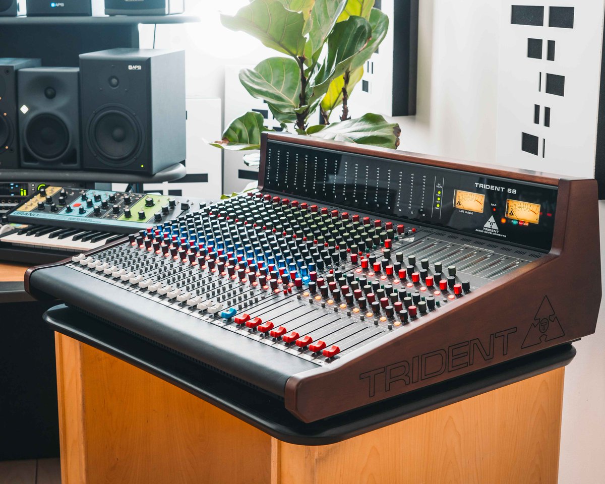 Funky Junk (@funkyjunkltd) on Twitter photo Hot deal alert!!🔥
For a limited time only, purchase either a 16 channel or 24 channel <a href="/Trident_Audio/">Trident Audio Developments</a> 68 Series console and save up to £1,750 off list.
Shop Now👉 bit.ly/45yVNIy Hot deal alert!!🔥
For a limited time only, purchase either a 16 channel or 24 channel <a href="/Trident_Audio/">Trident Audio Developments</a> 68 Series console and save up to £1,750 off list.
Shop Now👉 bit.ly/45yVNIy