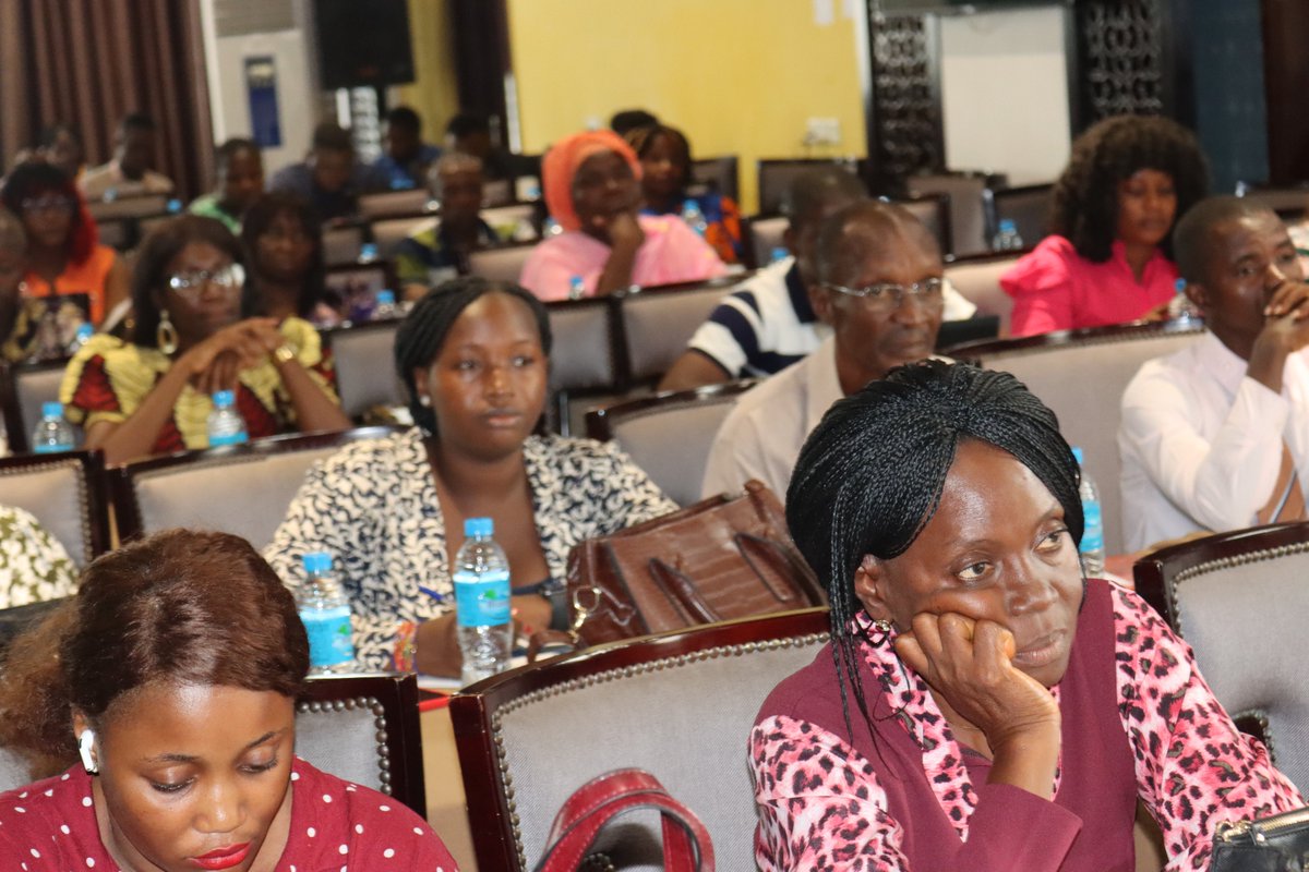 UNWOMEN_SL's tweet image. We are proud to partner with @UNDPSierraLeone @WVSierraLeone &amp;amp; #MOGCA  to host a 3-day conference of 120 women-focused CSOs in #Peacebuilding under the Localization &amp;amp; Working-Together for Peace Project, with @UNPeacebuilding support.
#SustainablePeaceInSL
#WPS
#WomenEmpowerment