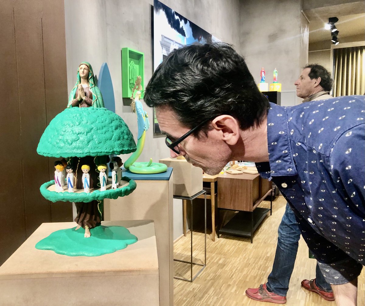 Goldo-Mary, Forêt Prie-mère ou la vierge au petit pois, le travail d’orfèvre, pop et coloré de Soasig Chamaillard, plasticienne nantaise aux délirants détournements est visible à la Galerie Albane 1 rue Suffren #Nantes jusqu’au 28 octobre <a href="/GalerieAlbane/">Galerie Albane</a> ⁦<a href="/SoasCham/">Chamaillard Soasig</a>⁩