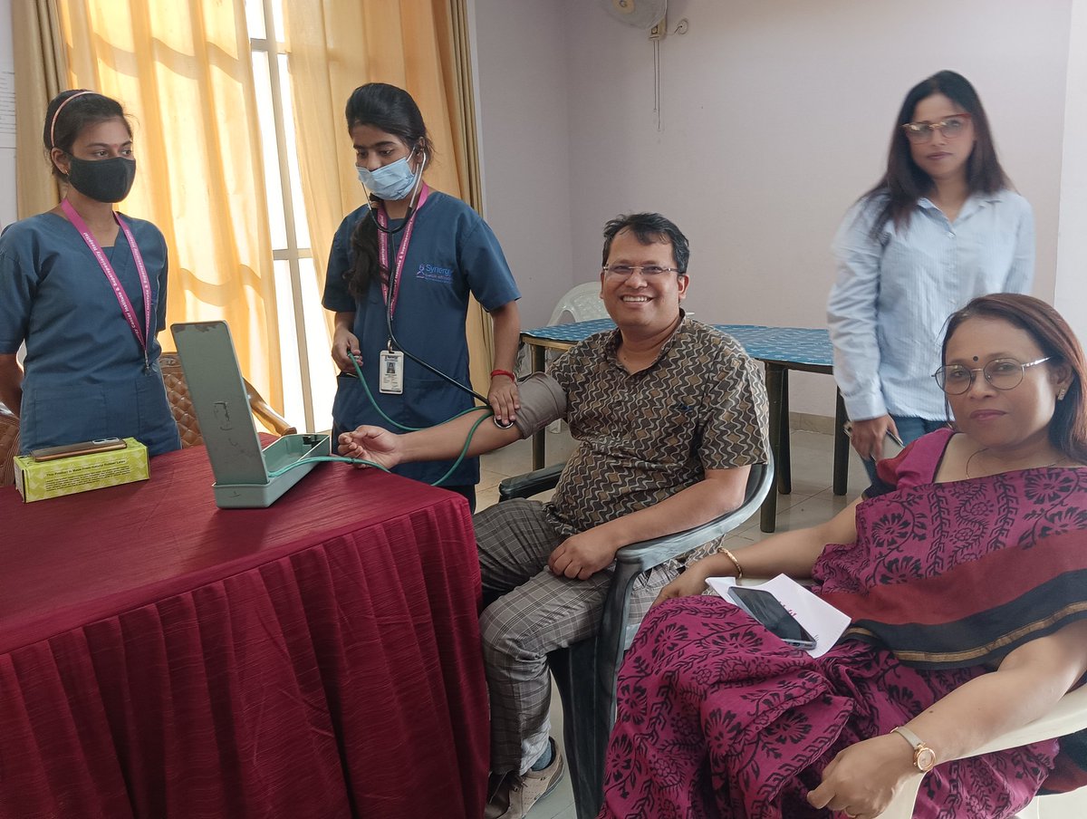 📣 Teamed with @DDUGU_Official & Synergy Institute for a Cancer Screening Camp. Gratitude to @_poonamtandon and all attendees. Prioritizing community health! 🩺🎗️ #YouthPower #EarlyDetection #DDUGorakhpur #ypa4india