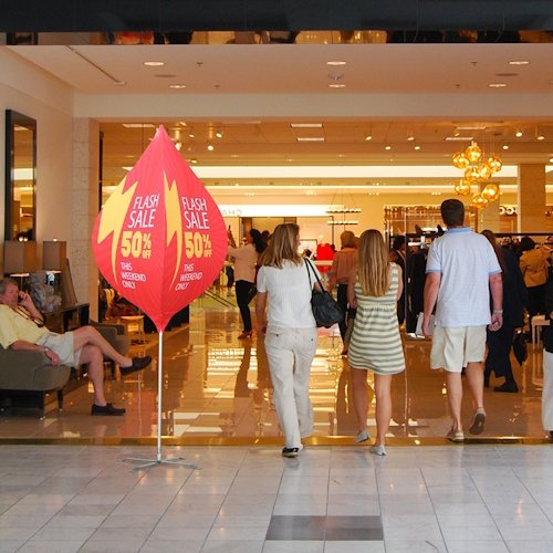 #BrandBoostingAlert 🚀 Elevate your brand's visibility with our EXCEPTIONAL Spinning Dart Banner! 🌟 This banner is a GAME-CHANGER with its unique shape and design that guarantees your brand will SHINE in ANY crowd!  #BrandProminence #standoutinstyle