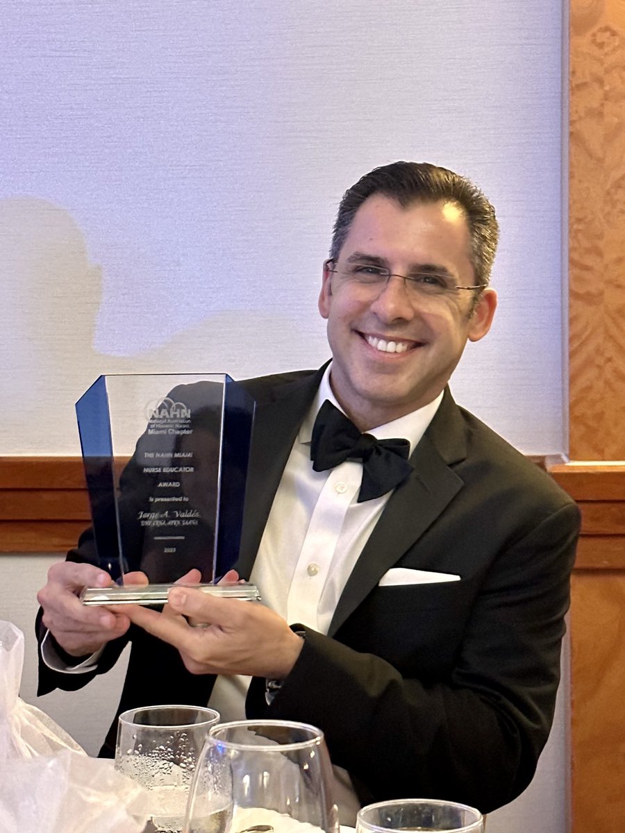 FIUNursing's tweet photo. Congratulations to Acting Dean Jorge Valdes who has been named “Nurse Educator of the Year” by the National Hispanic Nurses Association (NAHN) Miami Chapter. 

#PawsUp #FIU #FIUNursing #FIUExcellence https://t.co/M4npOFl45q