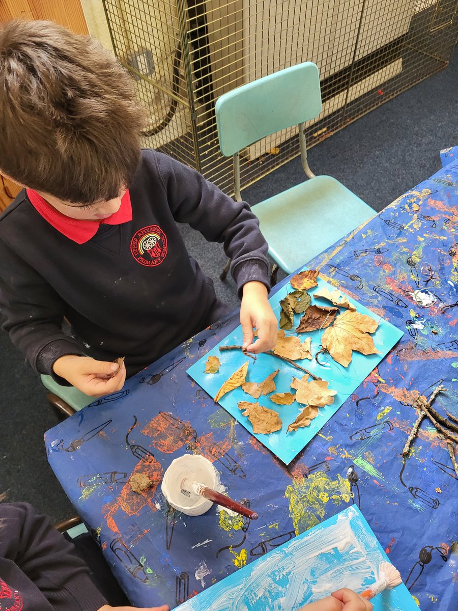 Dosbarth Taff had great fun creating some beautiful Autumn trees using natural materials. We have been learning how trees grow and what they need to survive. #treesareawesome <a href="/UpperRhymneyPS/">Upper Rhymney</a> <a href="/URPSTaff/">Dosbarth Taff URPS</a>