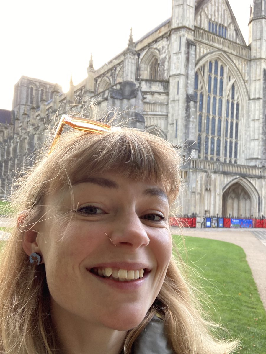 FoyerFederation's tweet image. Ella our Programme Manager has been in Winchester for @blagravetrust partner day. She’s went to collaborate with other organisations and shout about the great work our Youth Power Fund foyer’s are doing to push youth power. Thanks for having us!
#advantagedthinking #youthpower