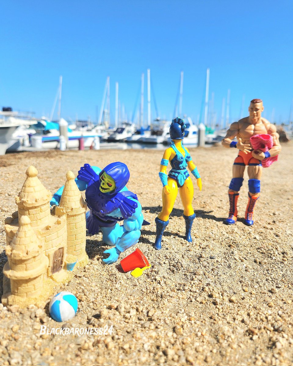 #masters #motu #motucollector #mastersoftheuniverse #skeletor #blackbaroness24 #Beach #LongBeach #toys #toycollector #johncena #boats #Playa #juguetes