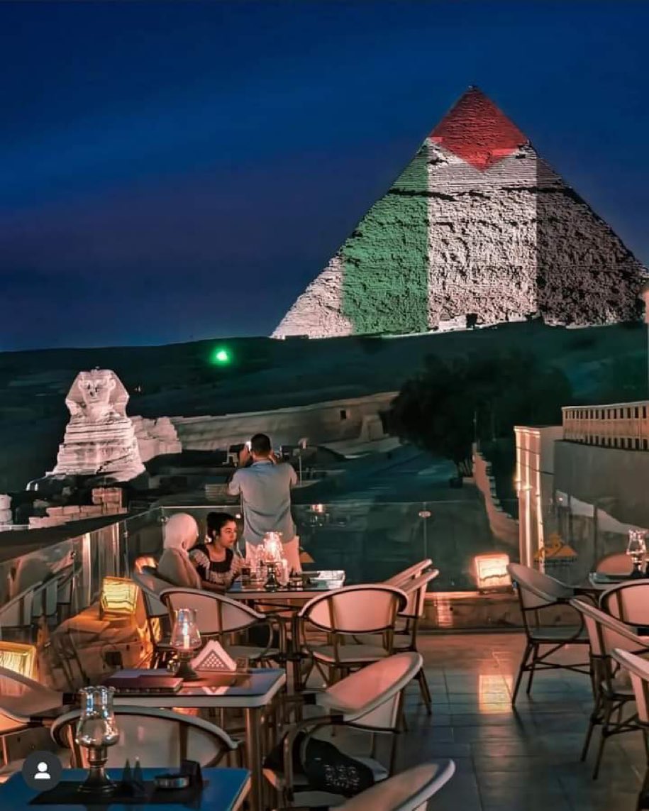 صورة متداولة :

علم فلسطين على اهرامات الجيزة 🇵🇸🇪🇬