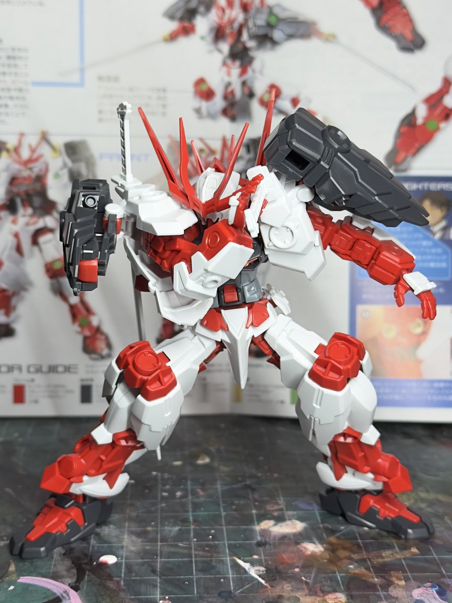 koudriver's tweet image. HG戦国アストレイ素組みです✌️😁✌️

かっこいいけどやっぱり色が足りないのでちょっと違和感と寂しさw

可動域はいいのでポージングの表情付けは◎ですね(´∀｀*)

アストレイにハズレ無し❗️☺️

 #HGBF
 #戦国アストレイガンダム