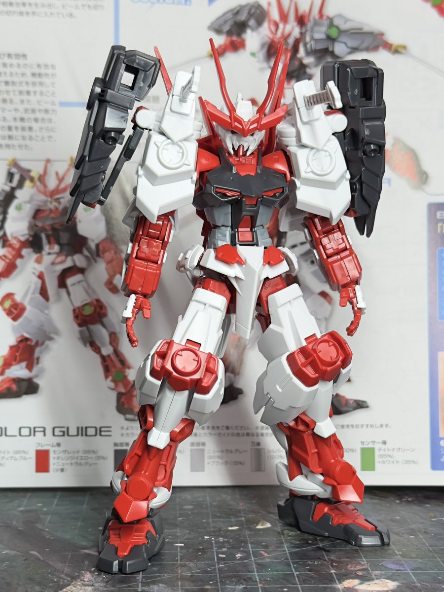 koudriver's tweet image. HG戦国アストレイ素組みです✌️😁✌️

かっこいいけどやっぱり色が足りないのでちょっと違和感と寂しさw

可動域はいいのでポージングの表情付けは◎ですね(´∀｀*)

アストレイにハズレ無し❗️☺️

 #HGBF
 #戦国アストレイガンダム