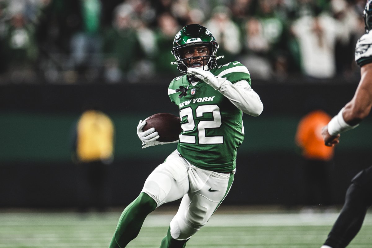 NYJetsPR's tweet photo. In just his 15th career game, undrafted rookie safety Tony Adams intercepted a pass with 2:00 left in the game, leading to a Jets go-ahead touchdown (20-14) and securing the team's comeback victory. Since 2000, Adams’ interception is one of only two in the League to come with 2:00 remaining in the fourth quarter in a game his team was trailing and then ultimately won.