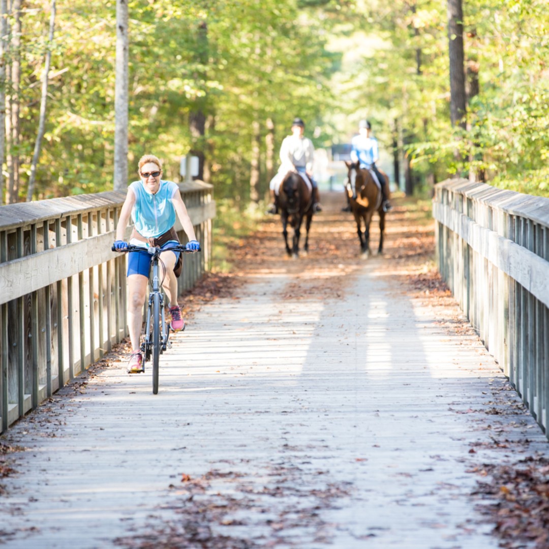 Whether you’re on wheels, heels or horseback, the #AmericanTobaccoTrail is the perfect place to enjoy the cooler weather 🍁 🐴

Make memories with @WakeGovParks this fall! #TrailTalkTuesday #TrailTalk #YearOfTheTrail #WakeTrails