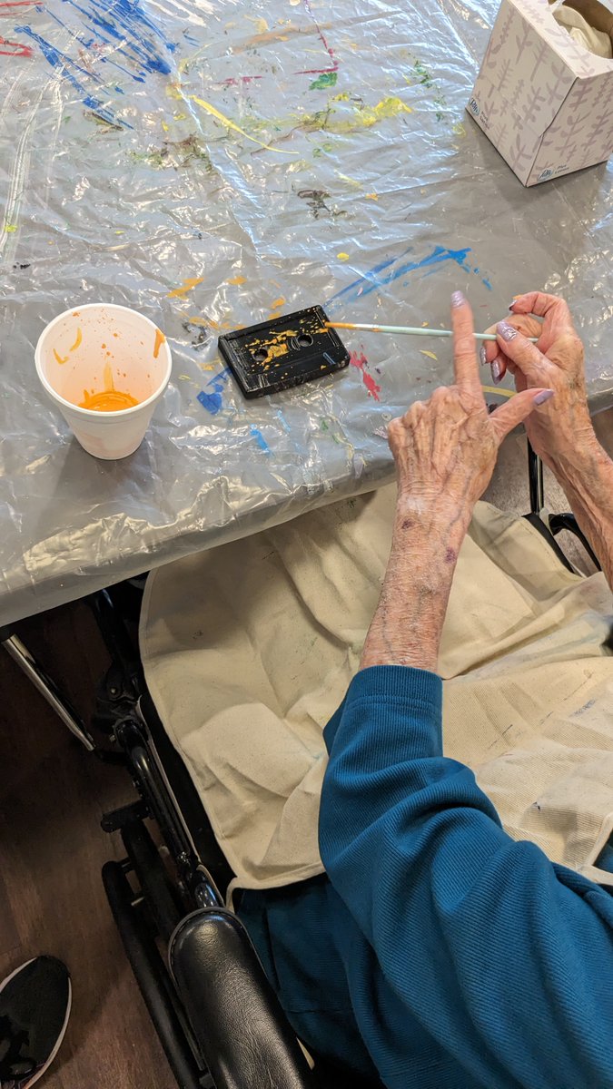 ViennaSprings's tweet photo. This week is electric! We started off our celebration of the 80s by splatter painting cassette tapes. Thank you to our volunteer that 3D printed the cassettes for this messy and incredibly fun project! #80sAreElectric #DancingthroughtheDecades #LifeatVienna https://t.co/BeS918e8VQ